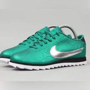 Nike WMNS Cortez Ultra Look of The City QS Women's Sneaker Green Size 7